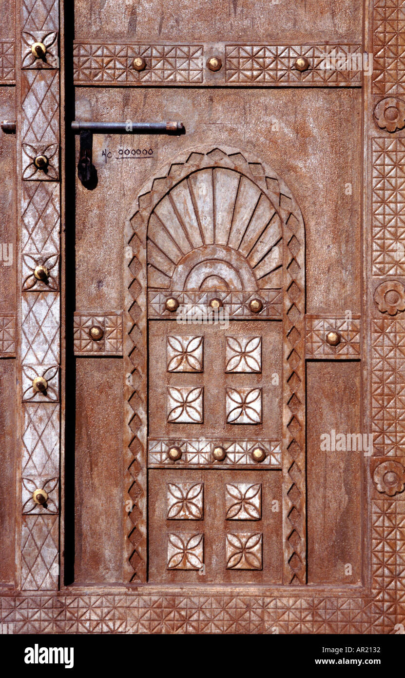 East african wood carving hi-res stock photography and images - Alamy