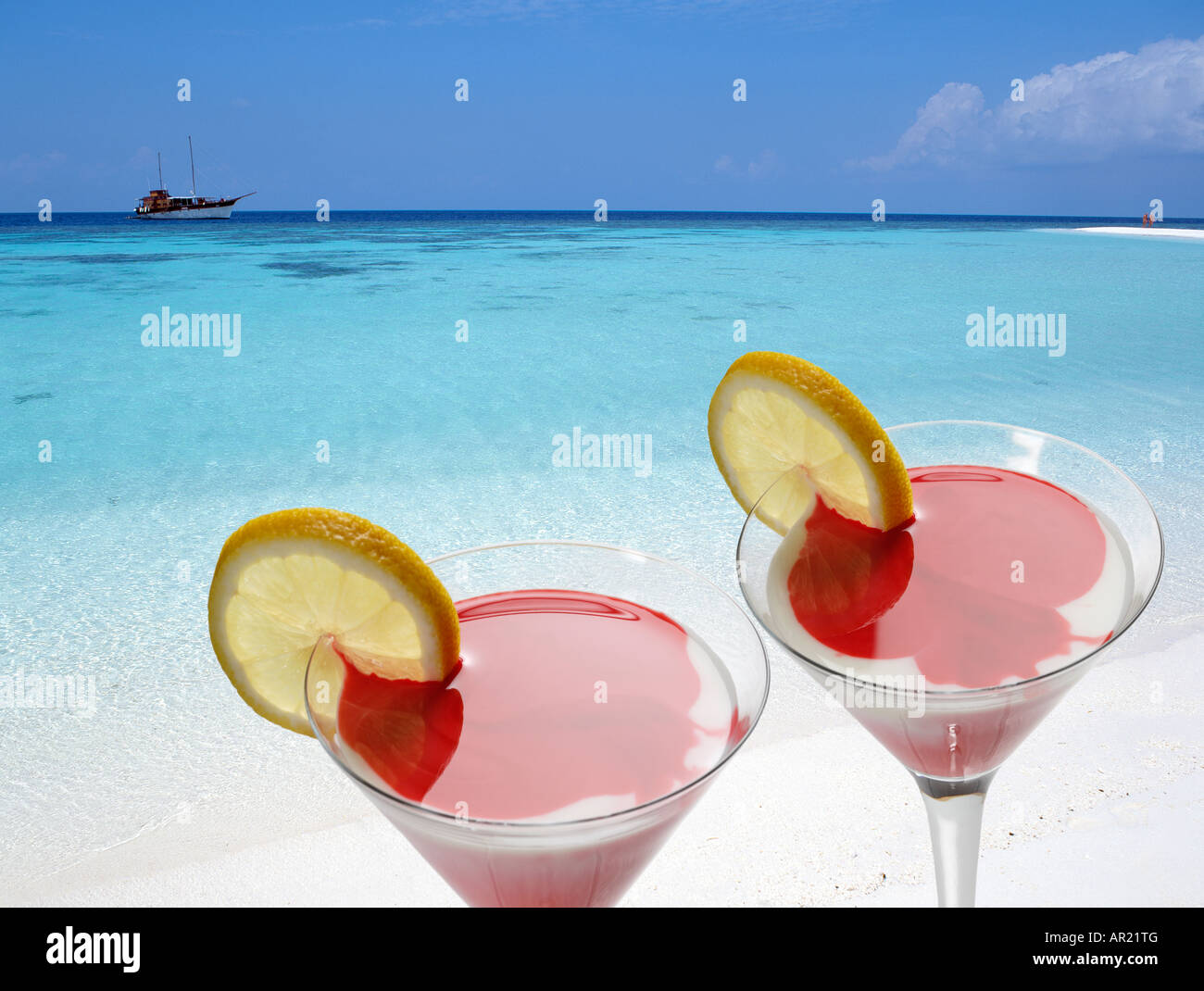 Cocktails beach hi-res stock photography and images - Alamy