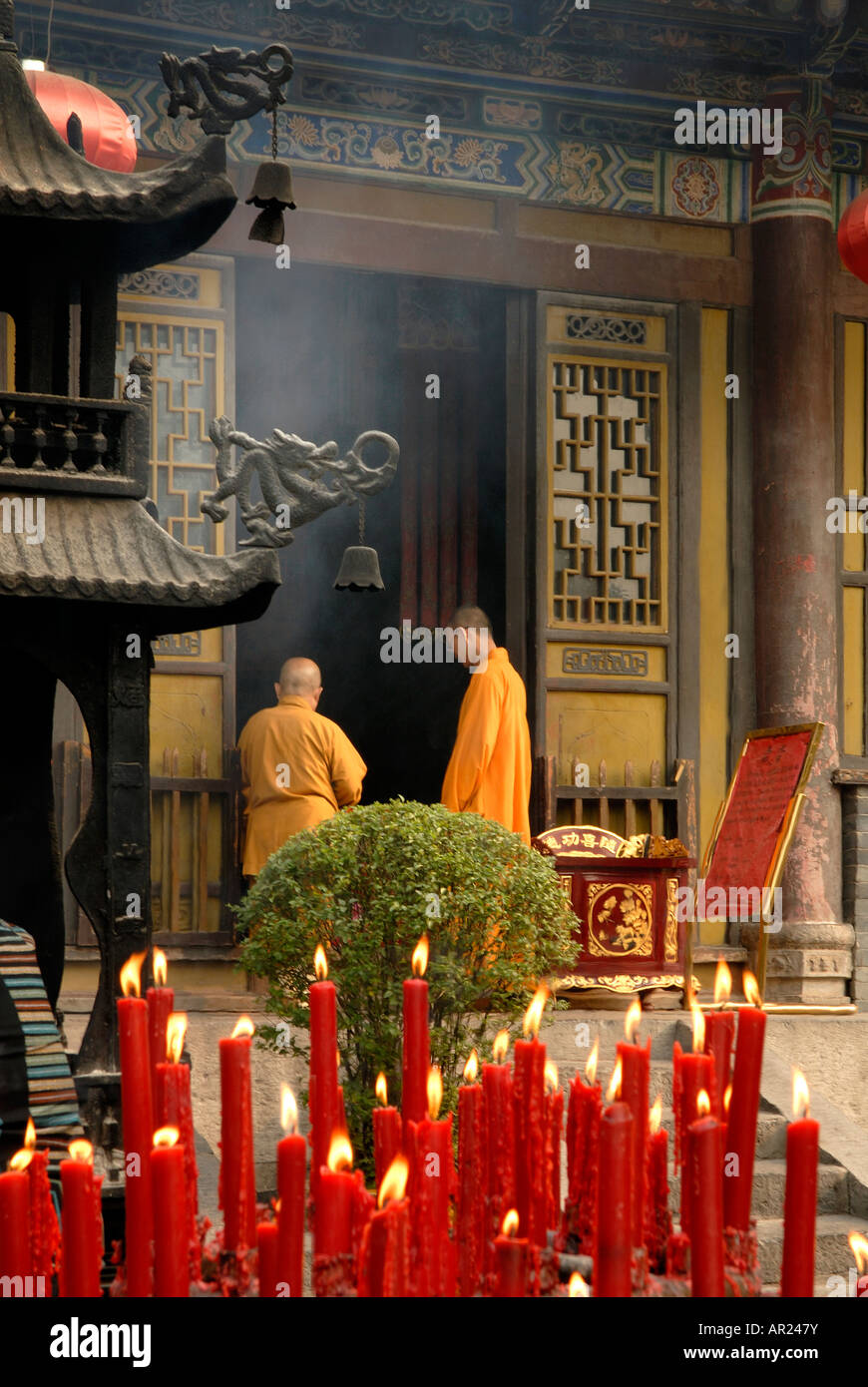 Two Chinese Buddhist Monks High Resolution Stock Photography and Images ...