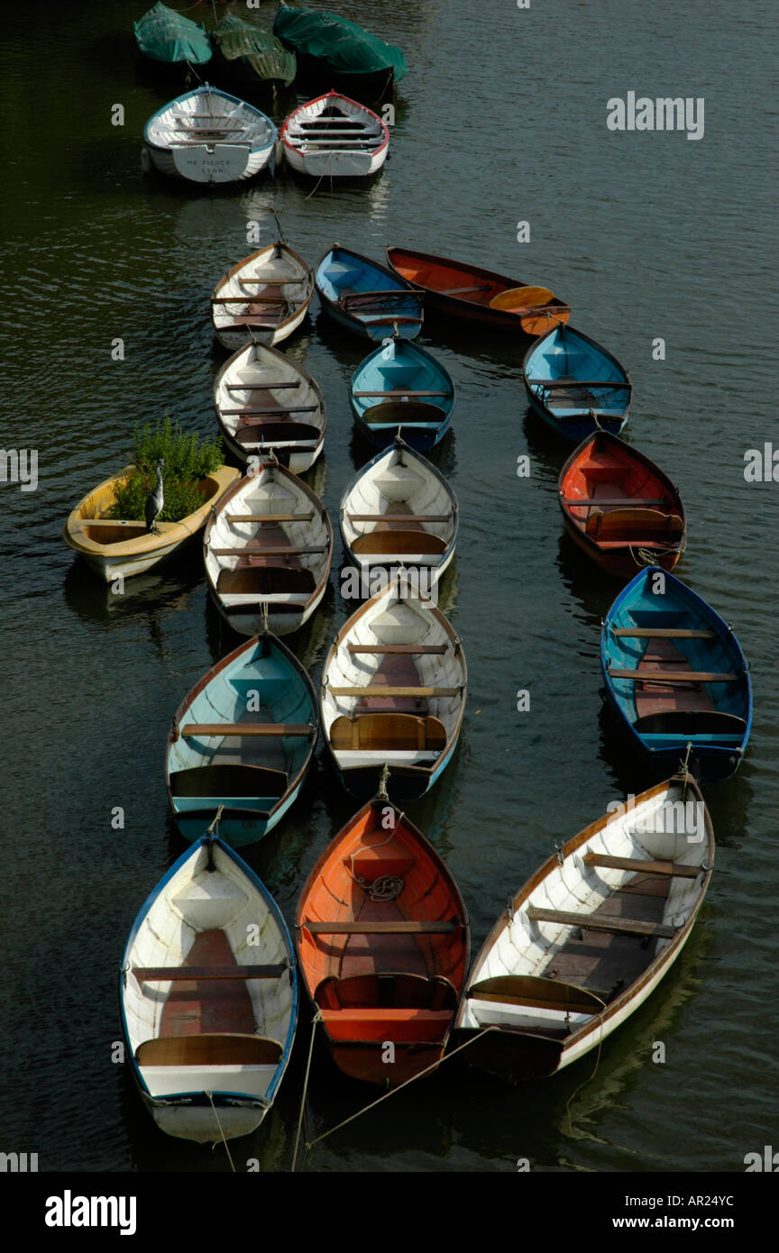 Boats on water hi-res stock photography and images - Alamy