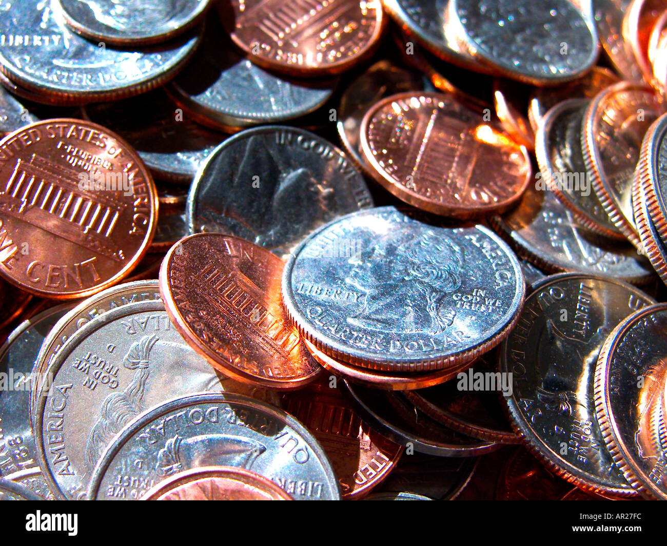 Pile us currency notes coins hi-res stock photography and images - Alamy
