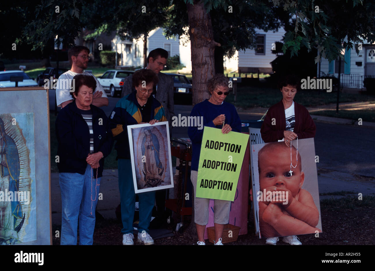 Anti-abortion protesters outside a Planned Parenthood abortion clinic in Lincoln, Nebraska, USA. Stock Photo