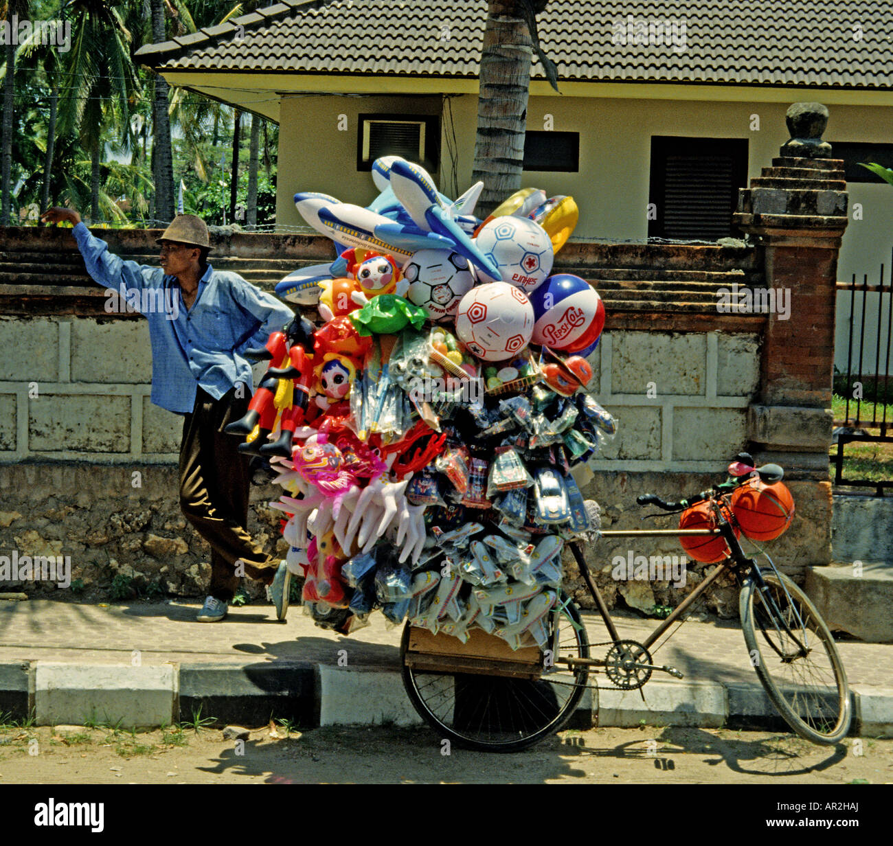 Indonesia hawker bike bicycle hi-res stock photography and images - Alamy