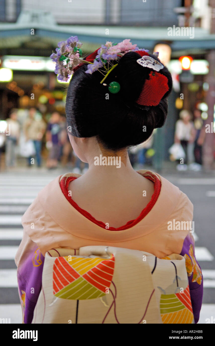 Geisha behind back gion kyoto neck hires stock photography and images