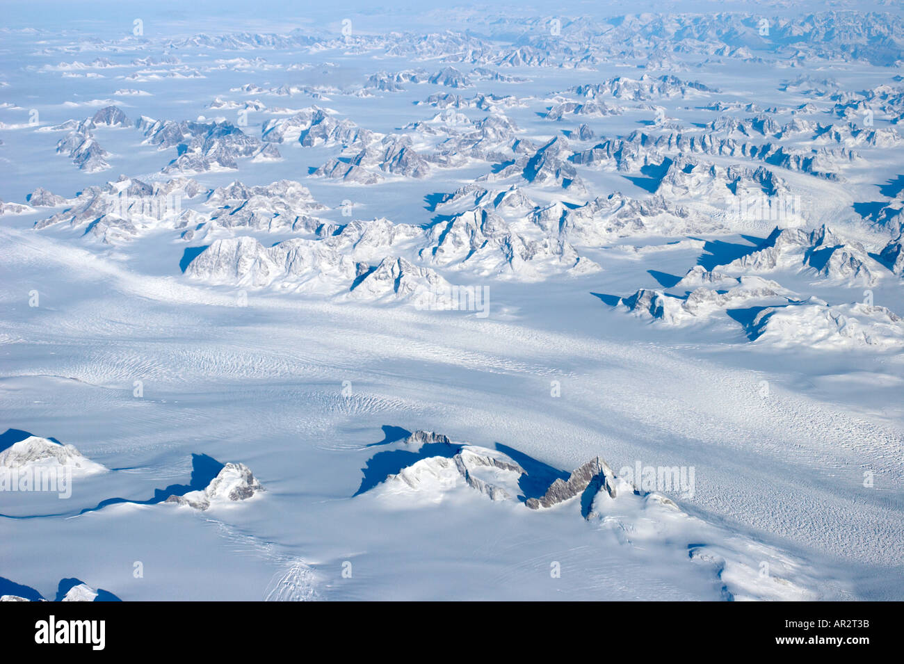 Canadian arctic snow hi-res stock photography and images - Alamy