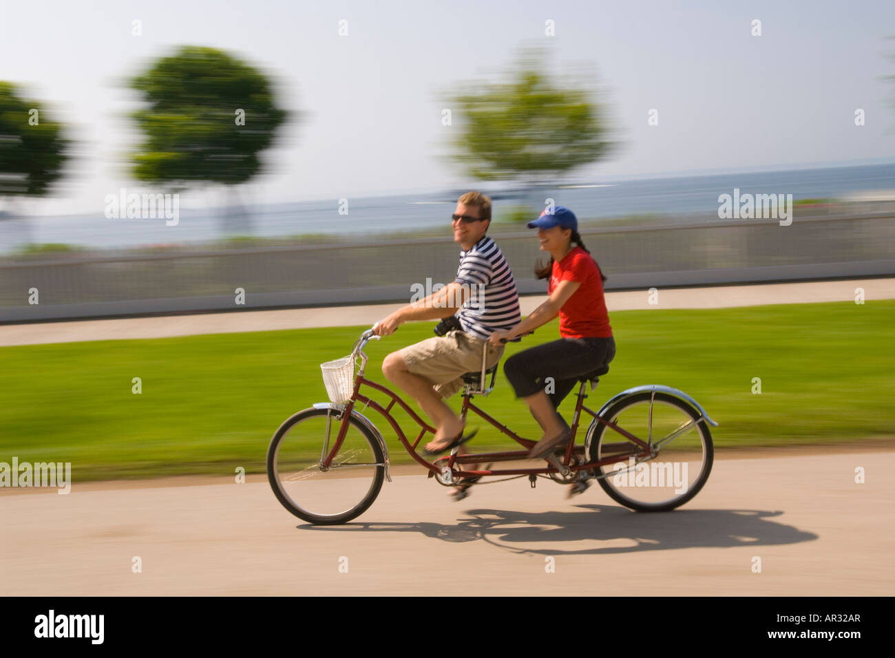 How Long Does It Take To Bike Around Mackinac Island - Mackinac Island Carriage Tours / How long does it take to ride a bike around mackinac island?