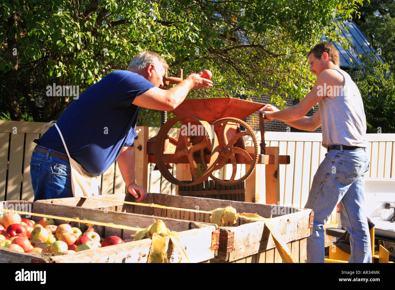 Apple cider press hires stock photography and images Alamy