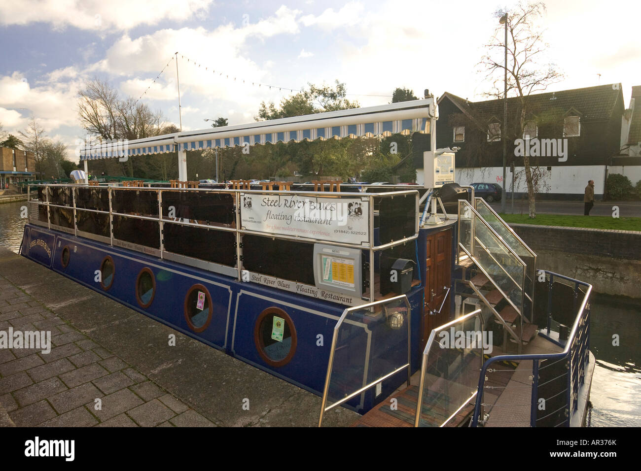 The restaurant "Steel River Blues" on a barge on the River Thet in Thetford town centre Stock Photo