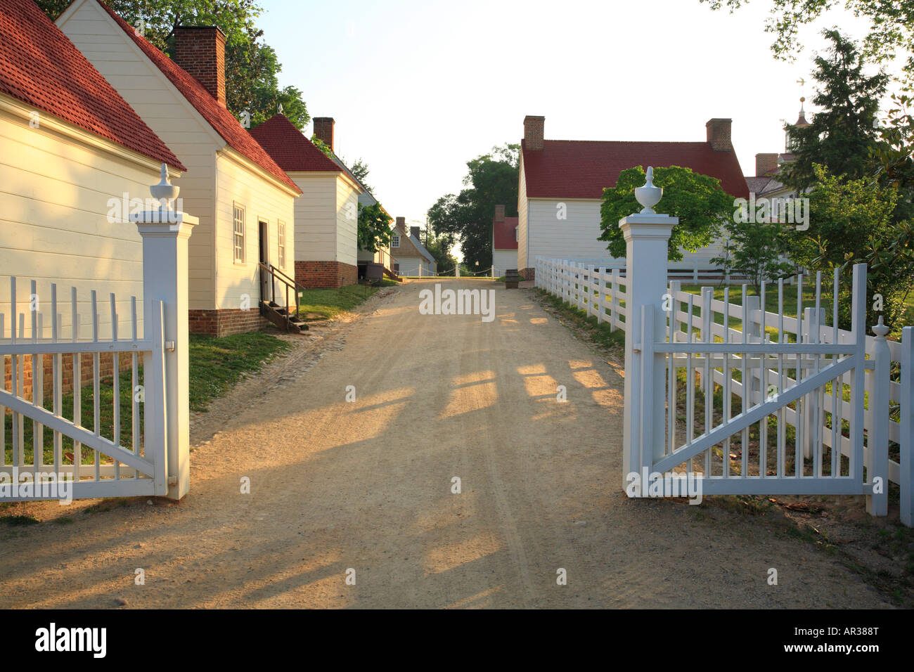Dependancies at Sunrise, Washington's Mt. Vernon Estate