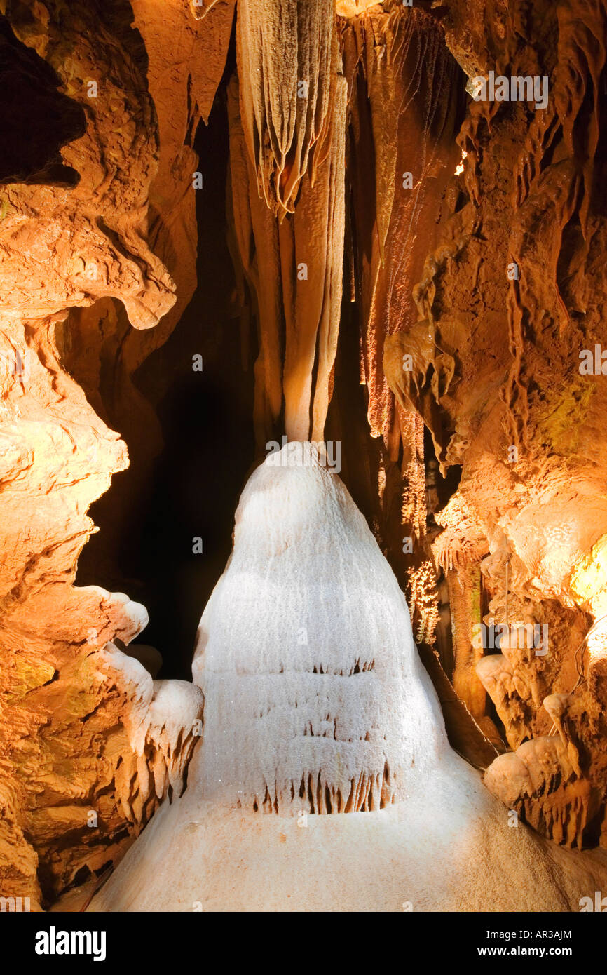 Capital Dome formation, Shenandoah Caverns, New Market, Virginia, USA