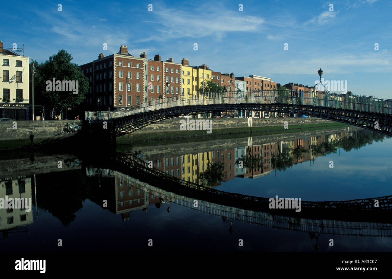 River liffey dublin reflections hi-res stock photography and images - Alamy