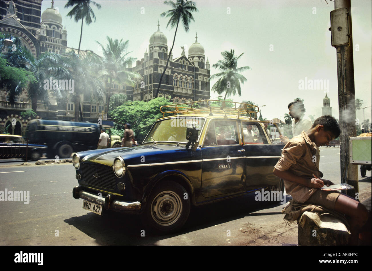 Mumbai Taxi Stock Photos & Mumbai Taxi Stock Images - Alamy