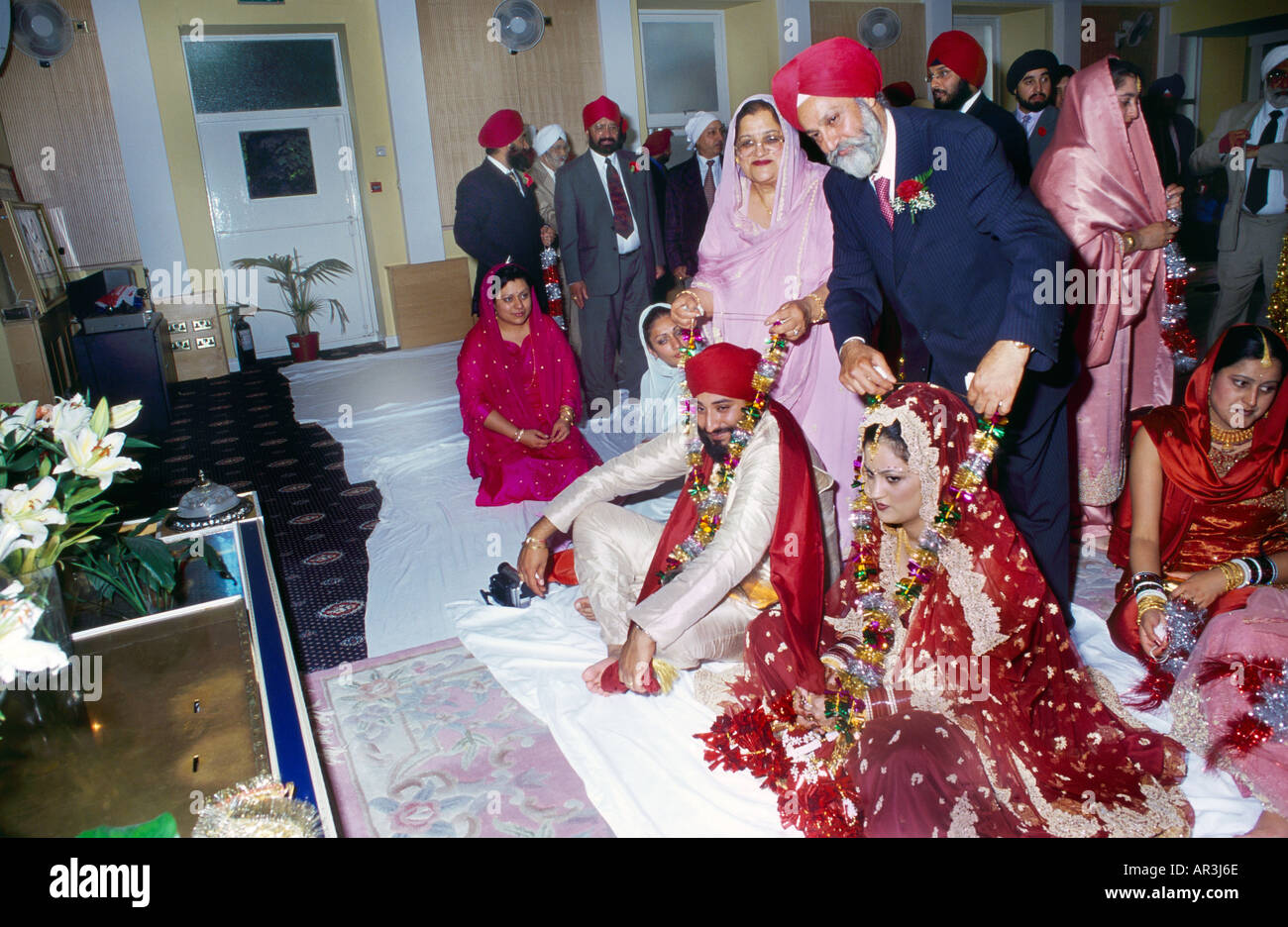 Sikh wedding hi-res stock photography and images - Alamy