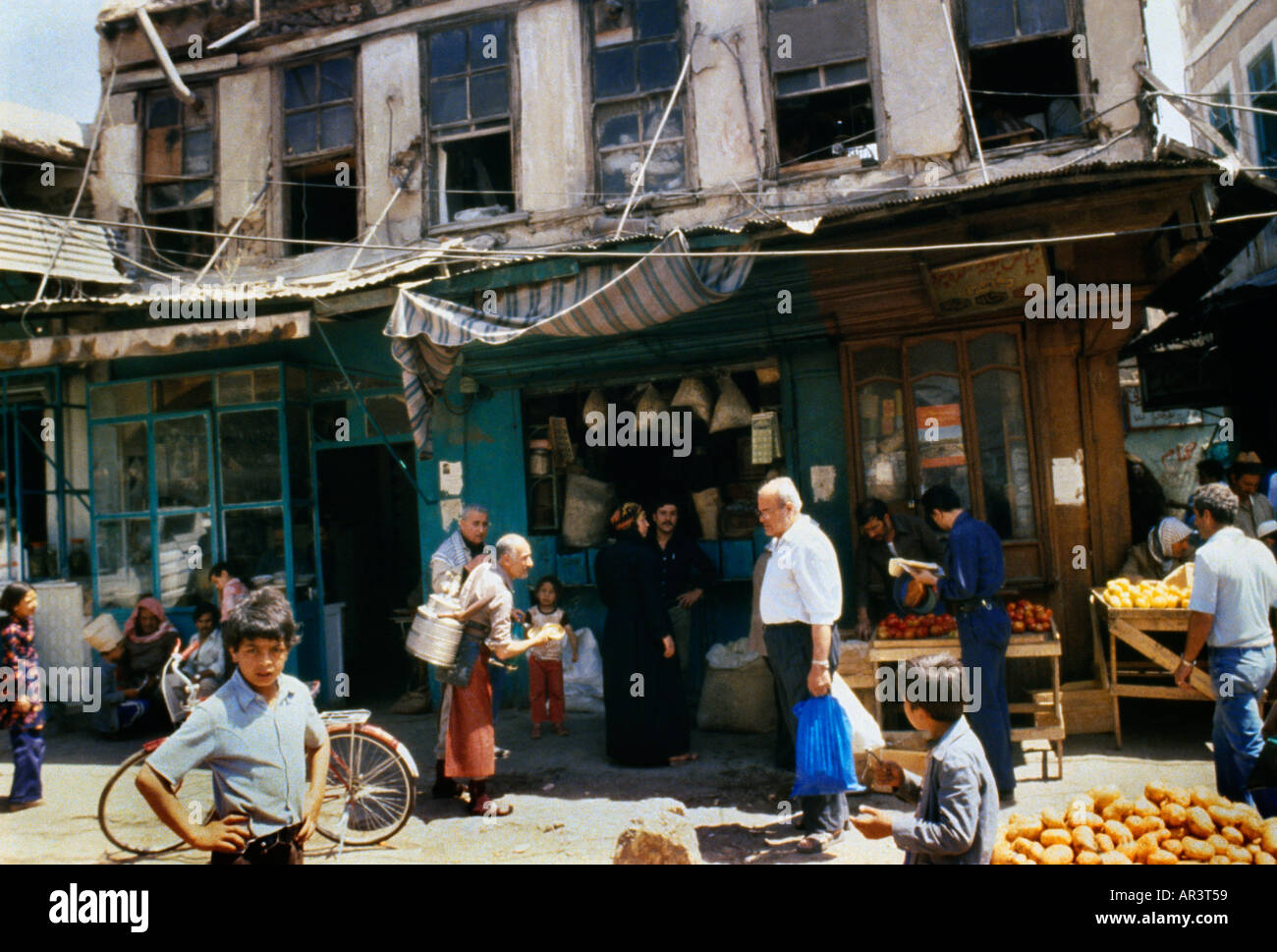 Damascus syria shops hi-res stock photography and images - Alamy