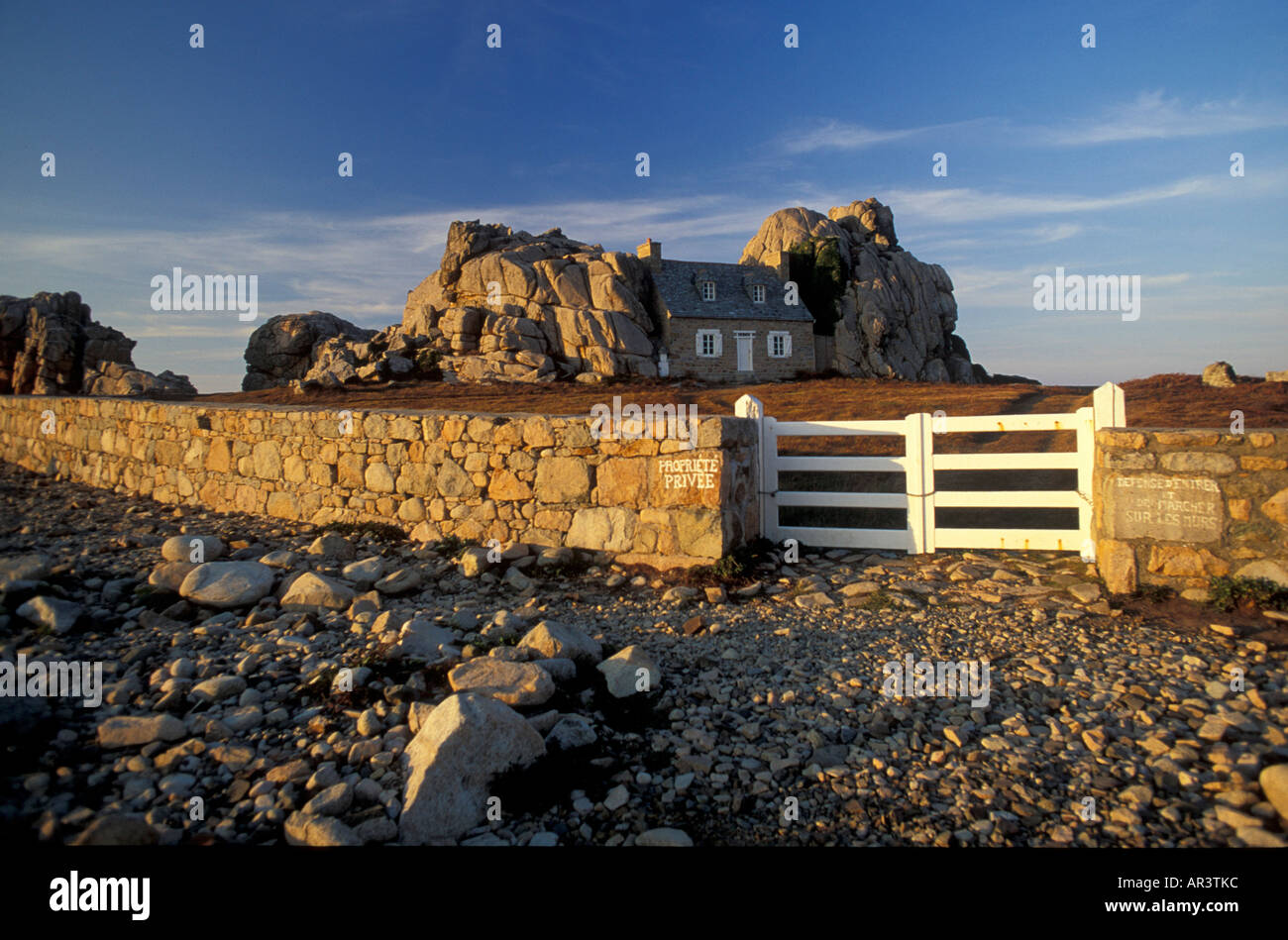 House between two rocks hires stock photography and images Alamy