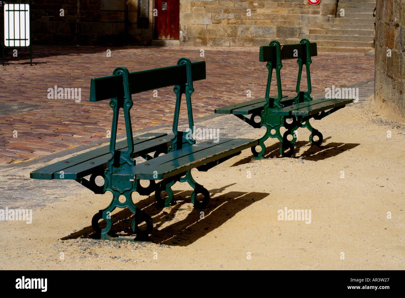 Double sided bench hi-res stock photography and images - Alamy