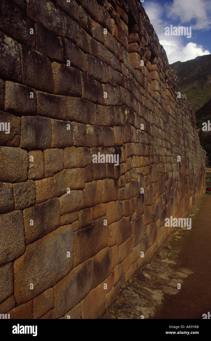 Inca stone wall, Machu Picchu, Peru, South America Stock Photo - Alamy