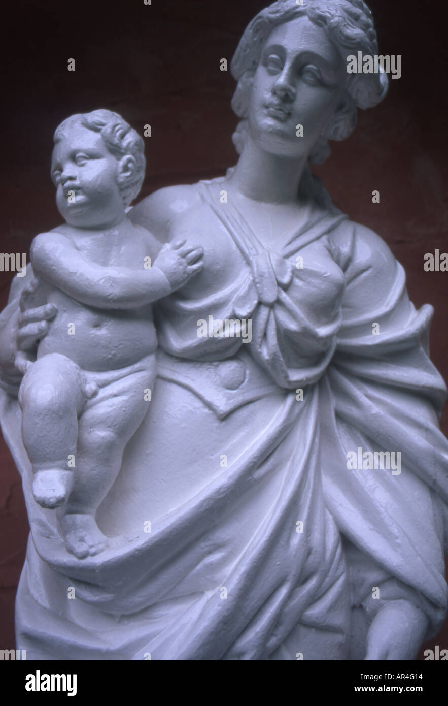 Mother and baby statue Portmeirion number 2264 Stock Photo