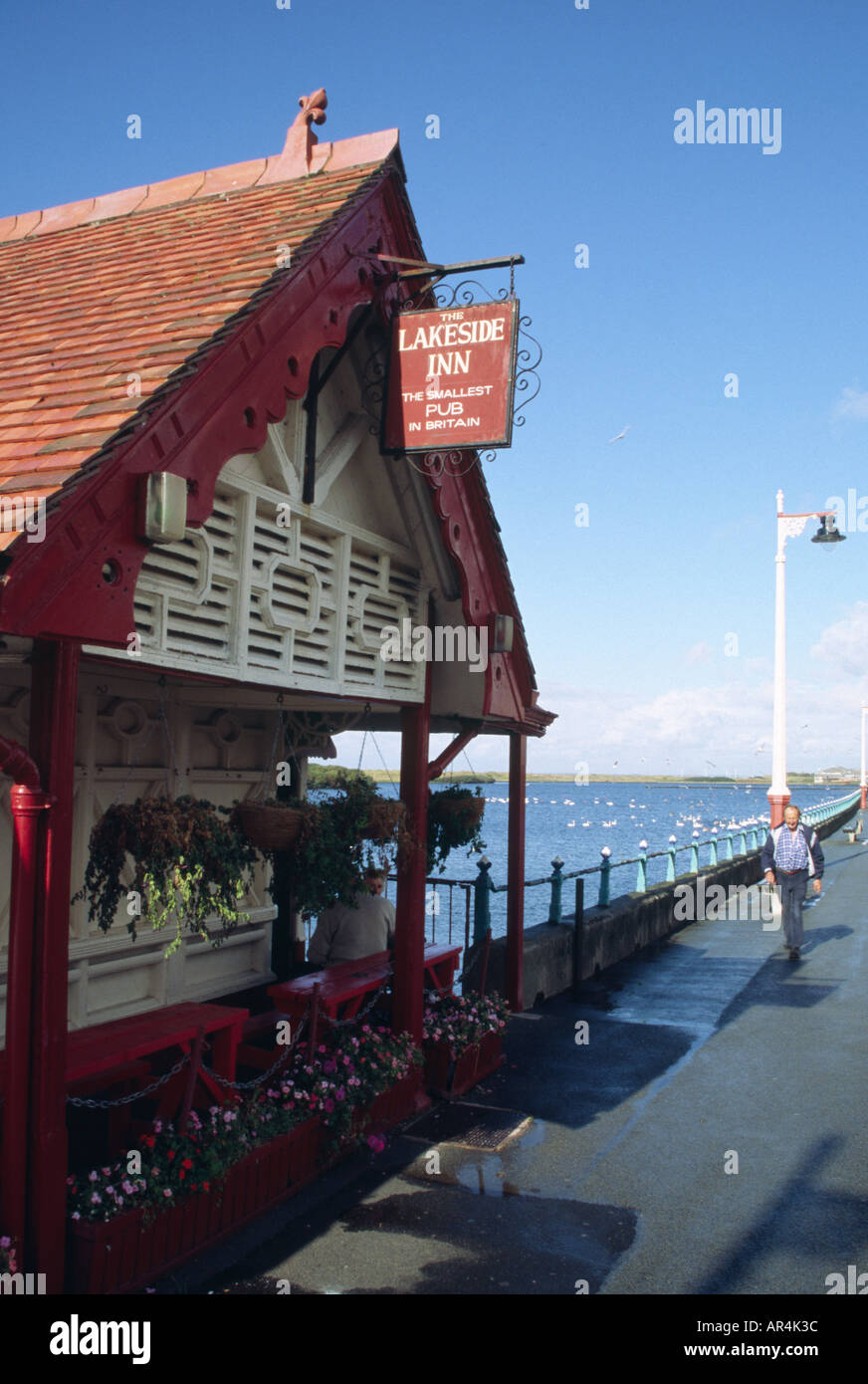 The Lakeside Inn Smallest Pub in Britain Promenade Southport Merseyside England UK Stock Photo
