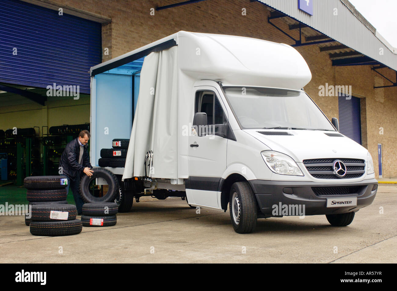 Mercedes delivery van hi-res stock photography and images - Alamy