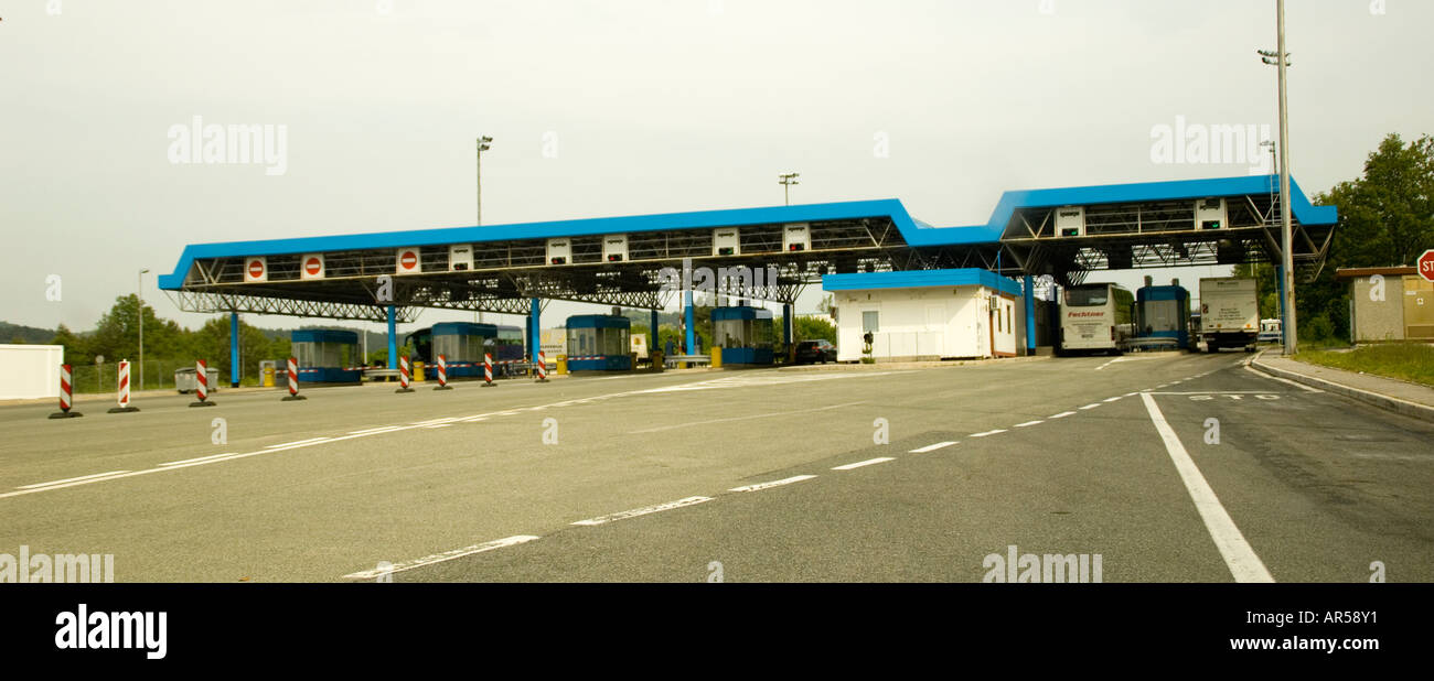 Slovenia italy border hi-res stock photography and images - Alamy
