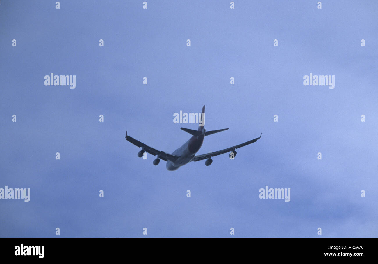 747 JET AIRLINER ON APPROACH TO HEATHROW LONDON UK Stock Photo - Alamy