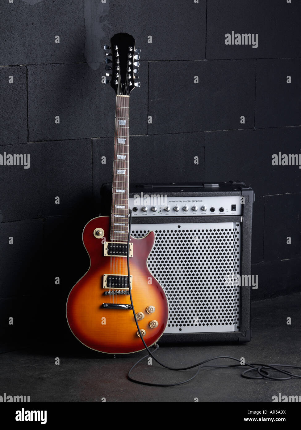 E guitar and amplifier hires stock photography and images Alamy