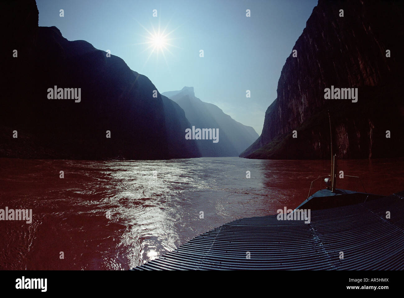 River yangtze hi-res stock photography and images - Alamy