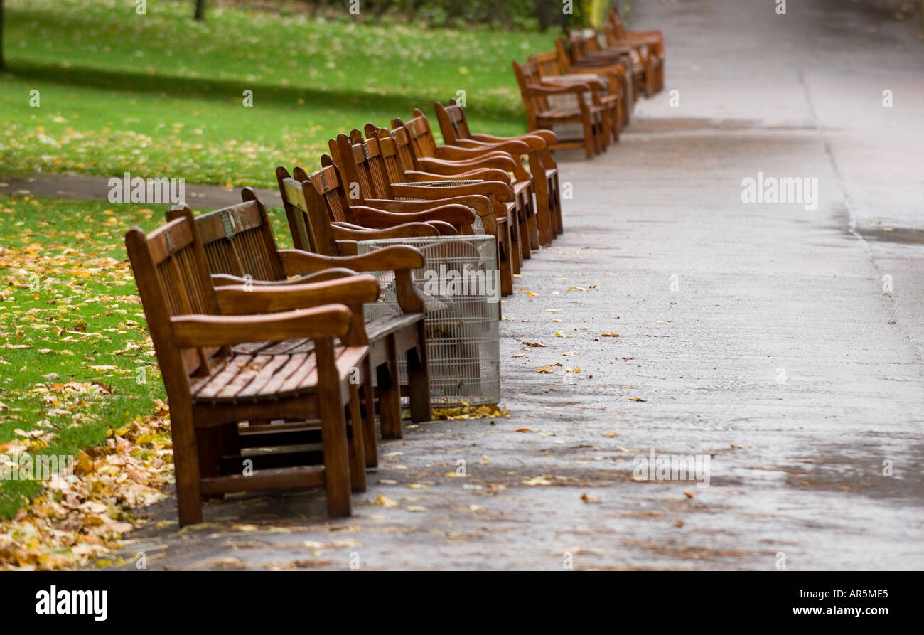 Empty benches hi-res stock photography and images - Alamy