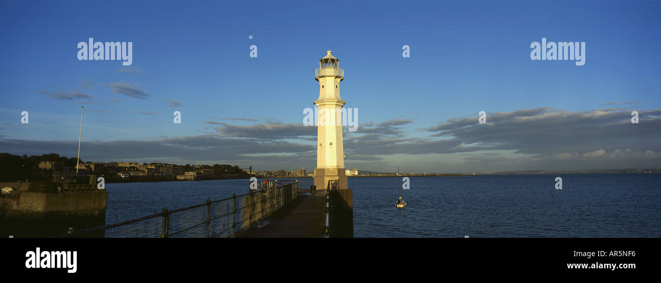 Newhaven Harbour Lighthouse, Edinburgh Stock Photo