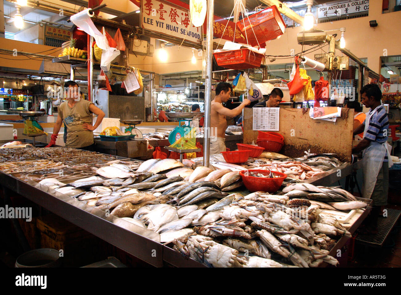 Fish market singapore hi-res stock photography and images - Alamy