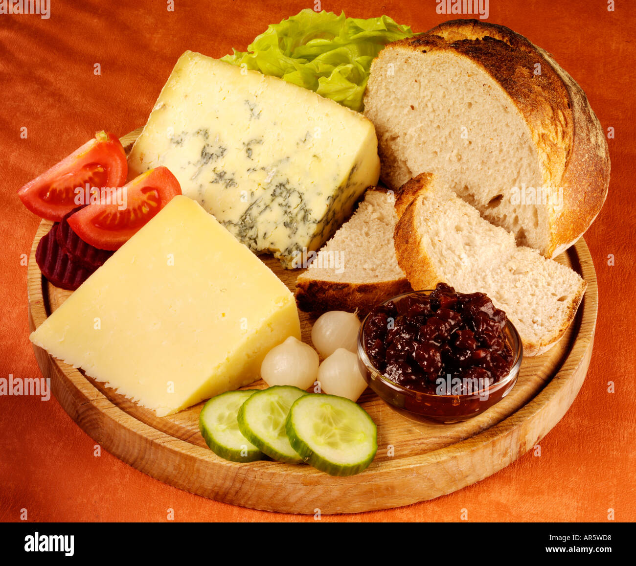 BRITISH PLOUGHMAN'S LUNCH Stock Photo - Alamy