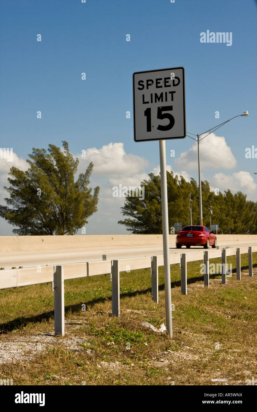 15 mph speed limit sign hi-res stock photography and images - Alamy