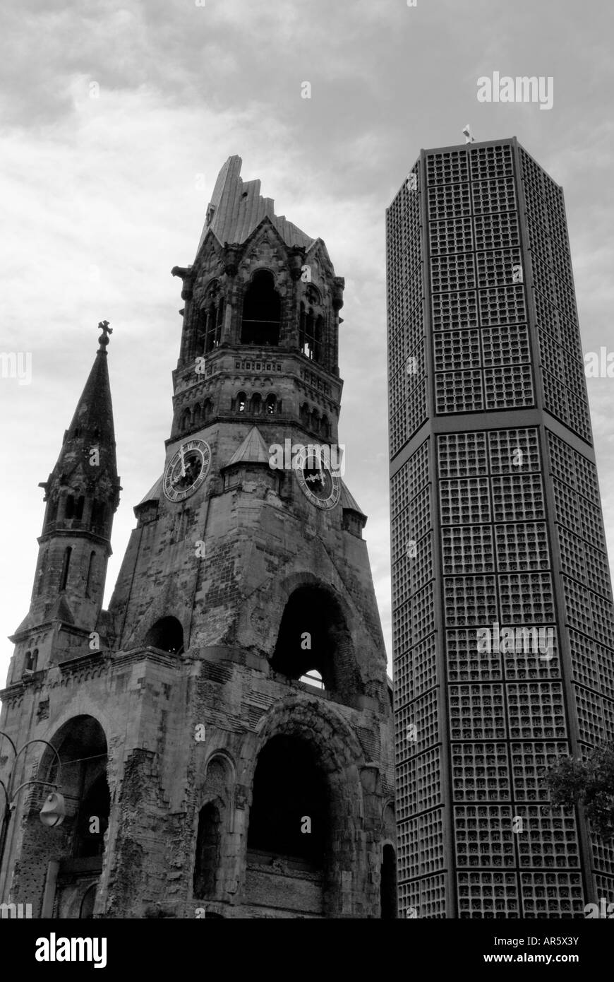 World War II Memorial Of Kaiser Wilhelm Ged chtniskirche world-war-ii-memorial-of-kaiser-wilhelm-ged-chtniskirche