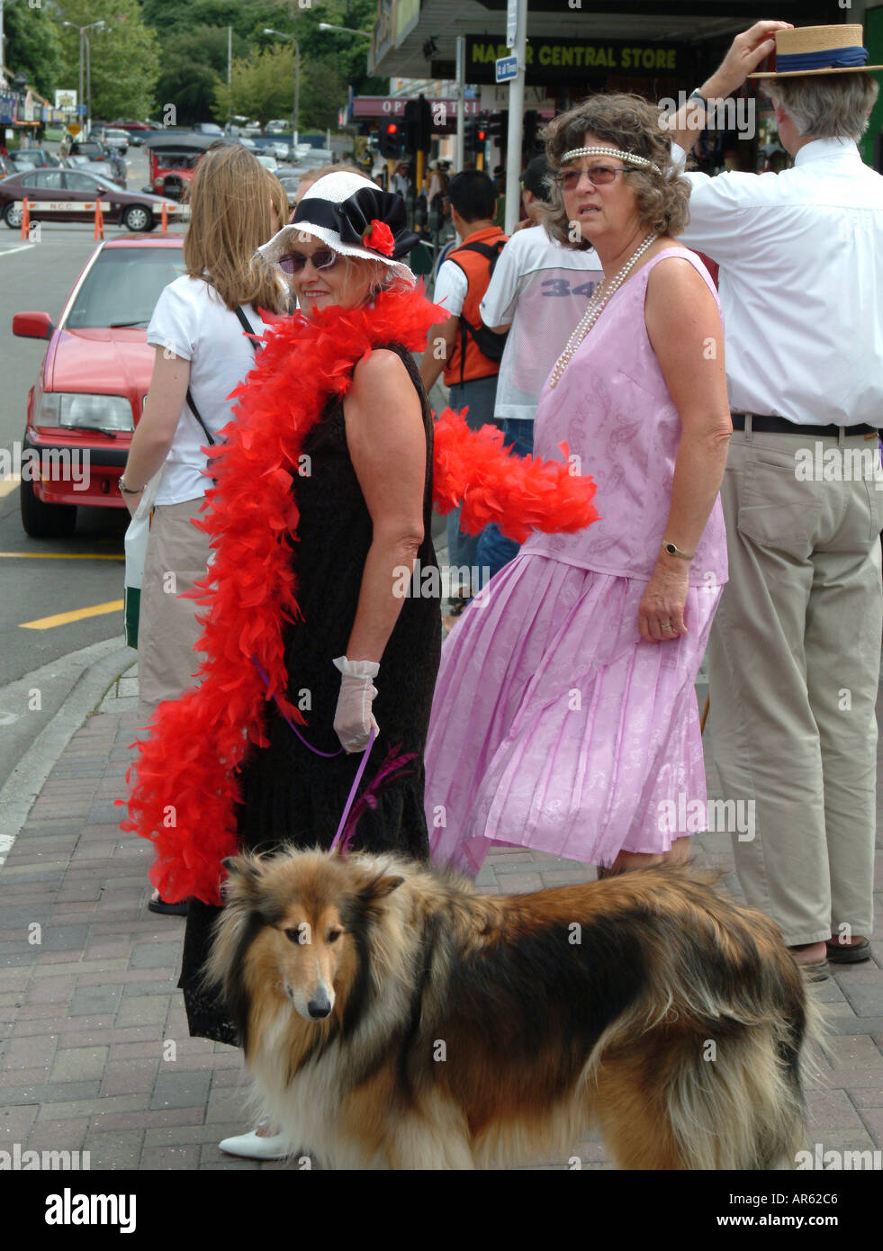Dapper ladies dressed up for Napier Art Deco festival Stock Photo
