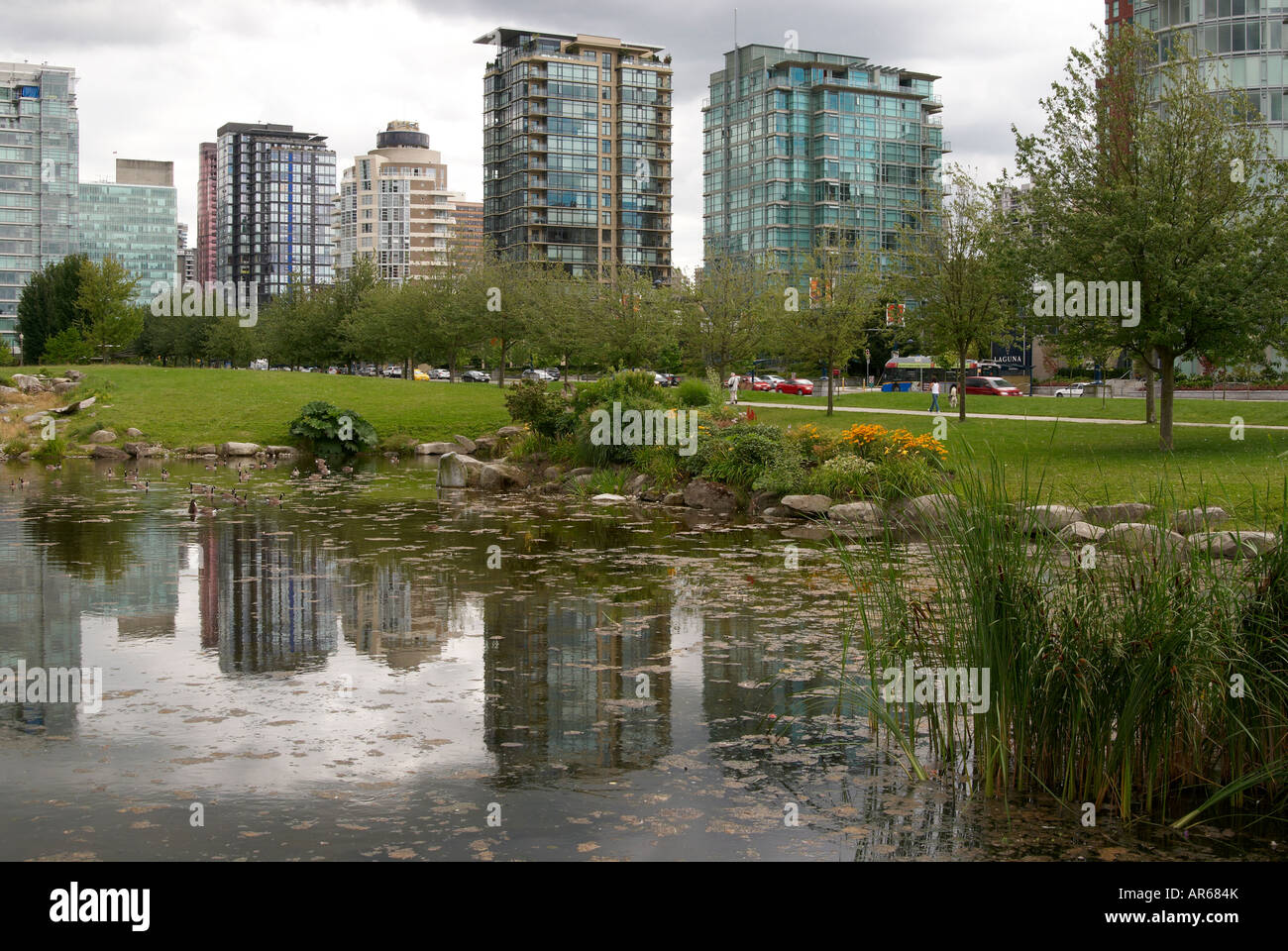 A closer look at Luxury Apartments In Vancouver'S Coal Harbour Area