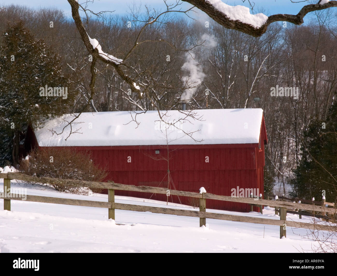 red barn with snow Stock Photo - Alamy