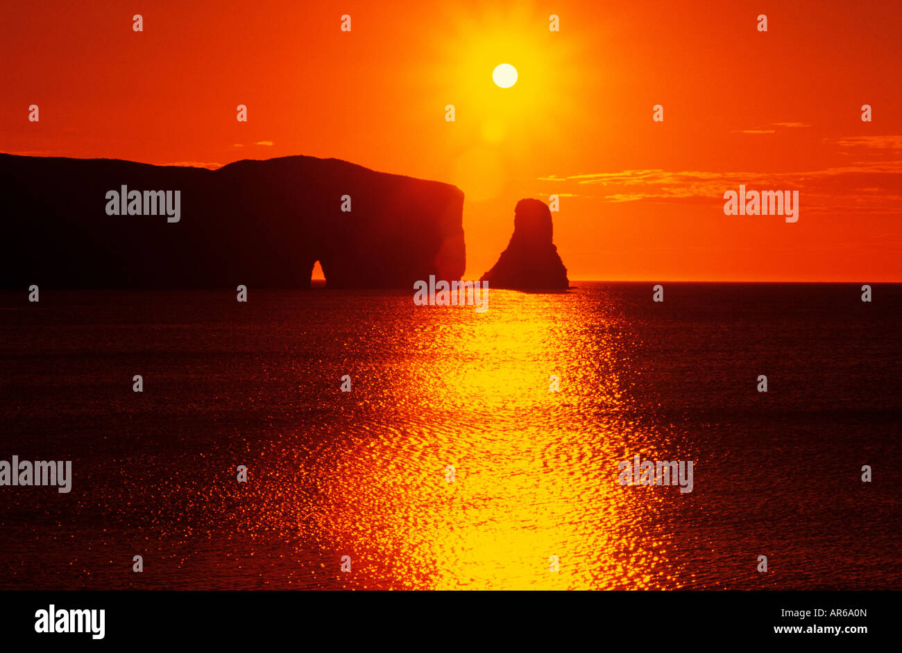 Silhouette of perce rock hi-res stock photography and images - Alamy