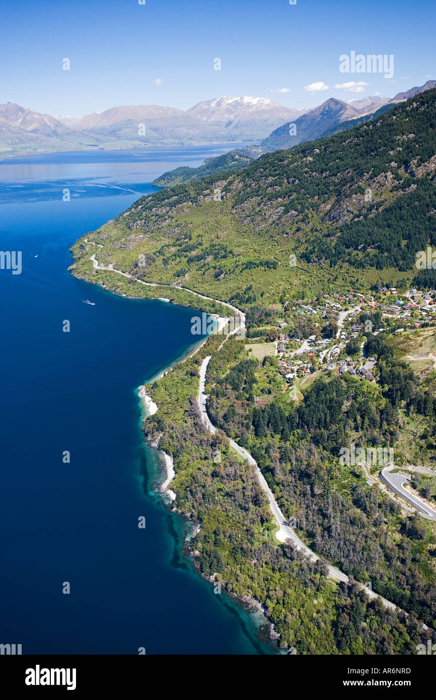 Lake Wakatipu and Queenstown Glenorchy Road near Queenstown South ...