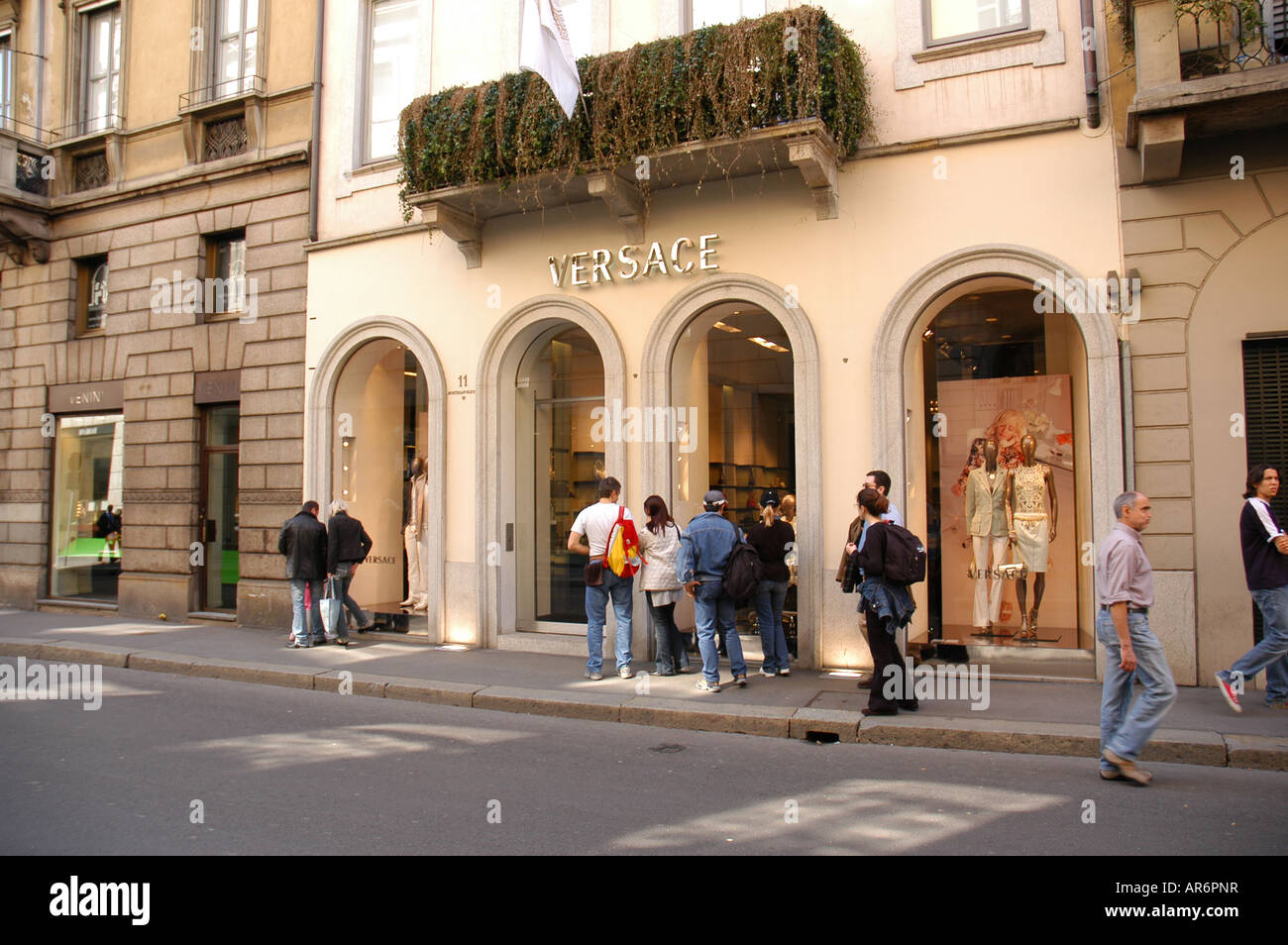 Milan Italy September 2018 Louis Vuitton Store Milan Montenapoleone Area –  Stock Editorial Photo © Casimiro_PT #217544872