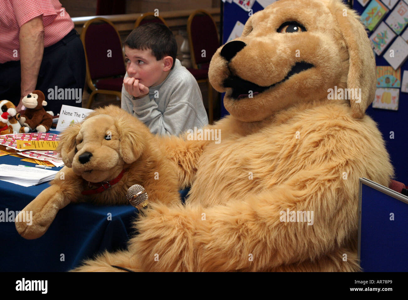 Ventriloquist dummy hires stock photography and images Alamy