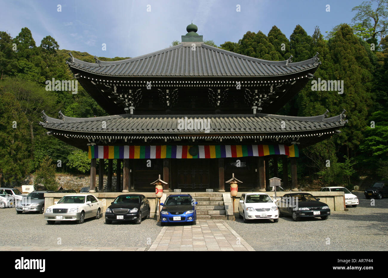 chion in temple kyoto japan with modern cars parked in front of the