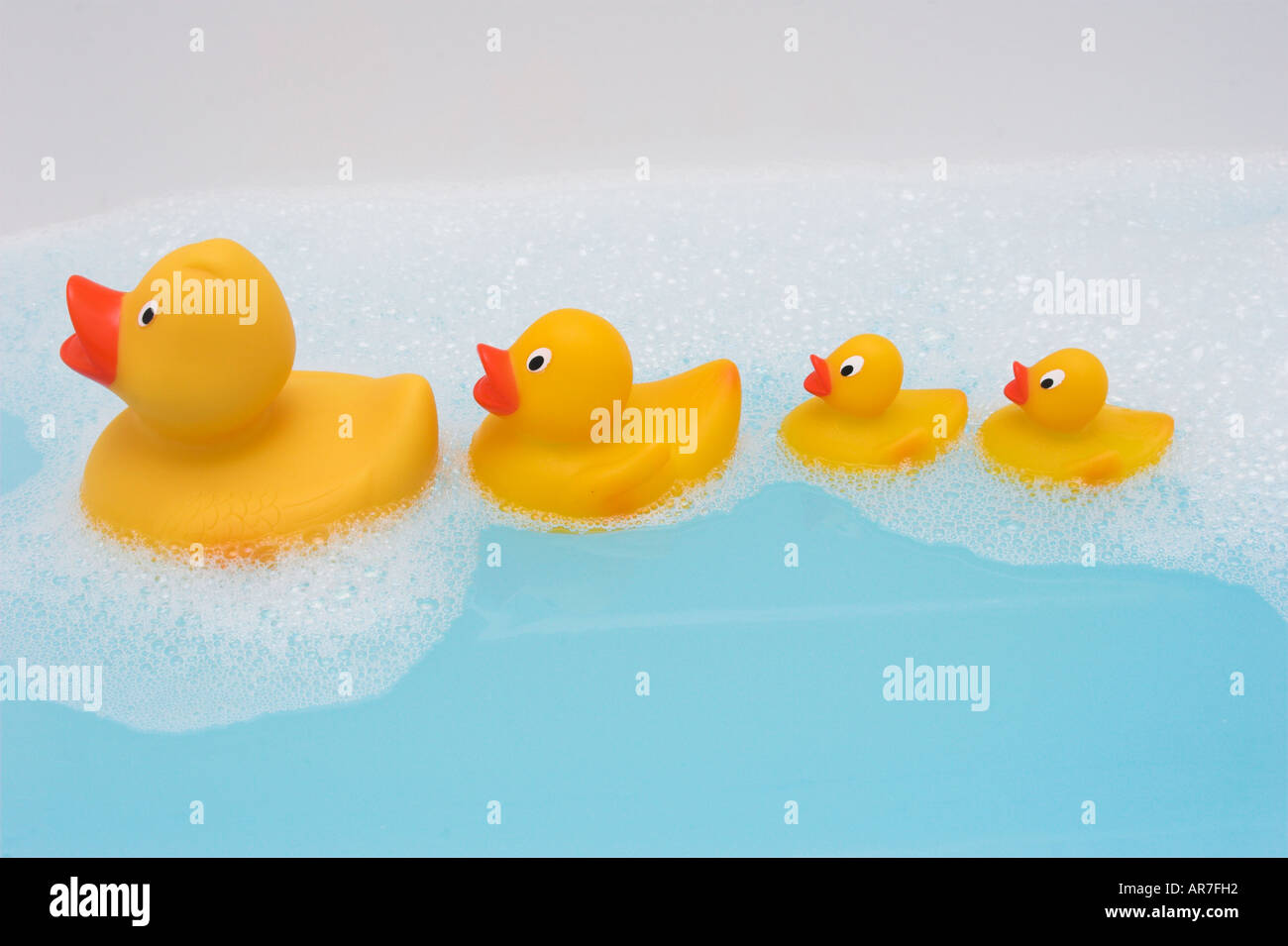 Seamless pattern with bath accessories - shampoo, rubber duck