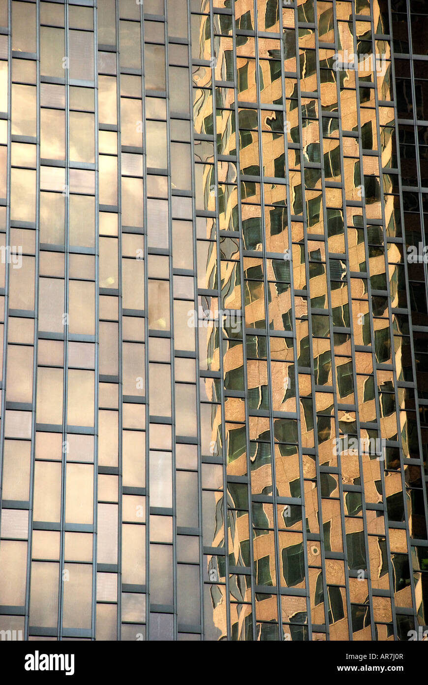 Reflections in windows hi-res stock photography and images - Alamy