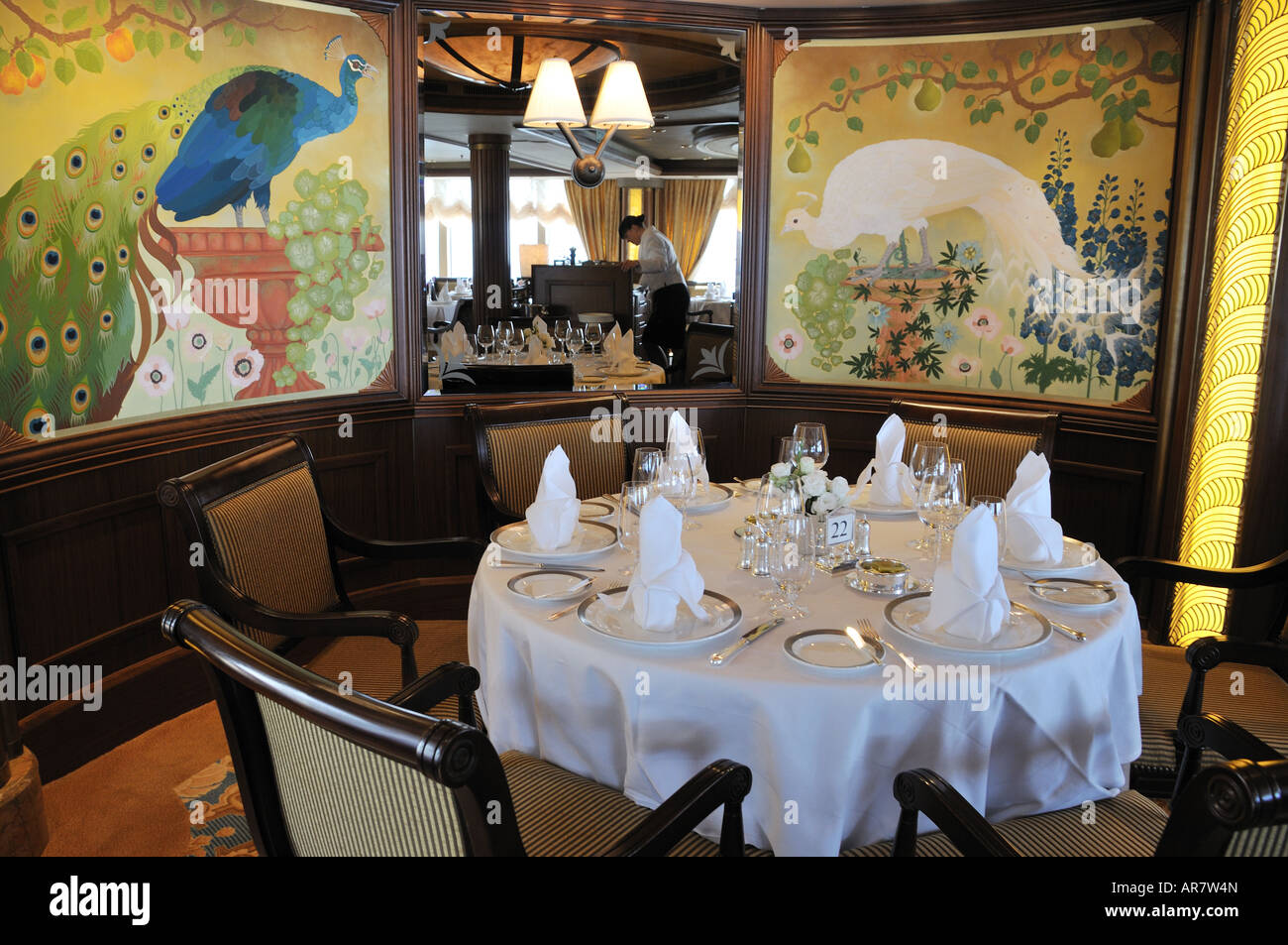 The Queens Grill Dining Room Aboard Cunard S Cruise Ship