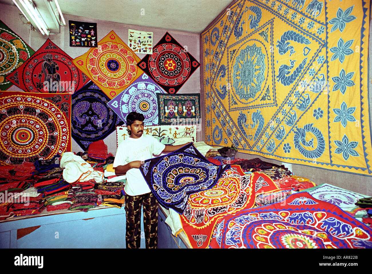 Shop selling patchwork handicrafts in Pipli Orissa India Stock Photo
