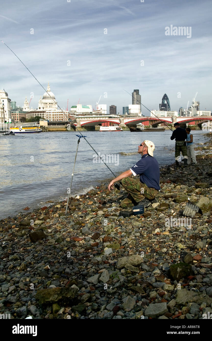 River thames fishing hires stock photography and images Alamy