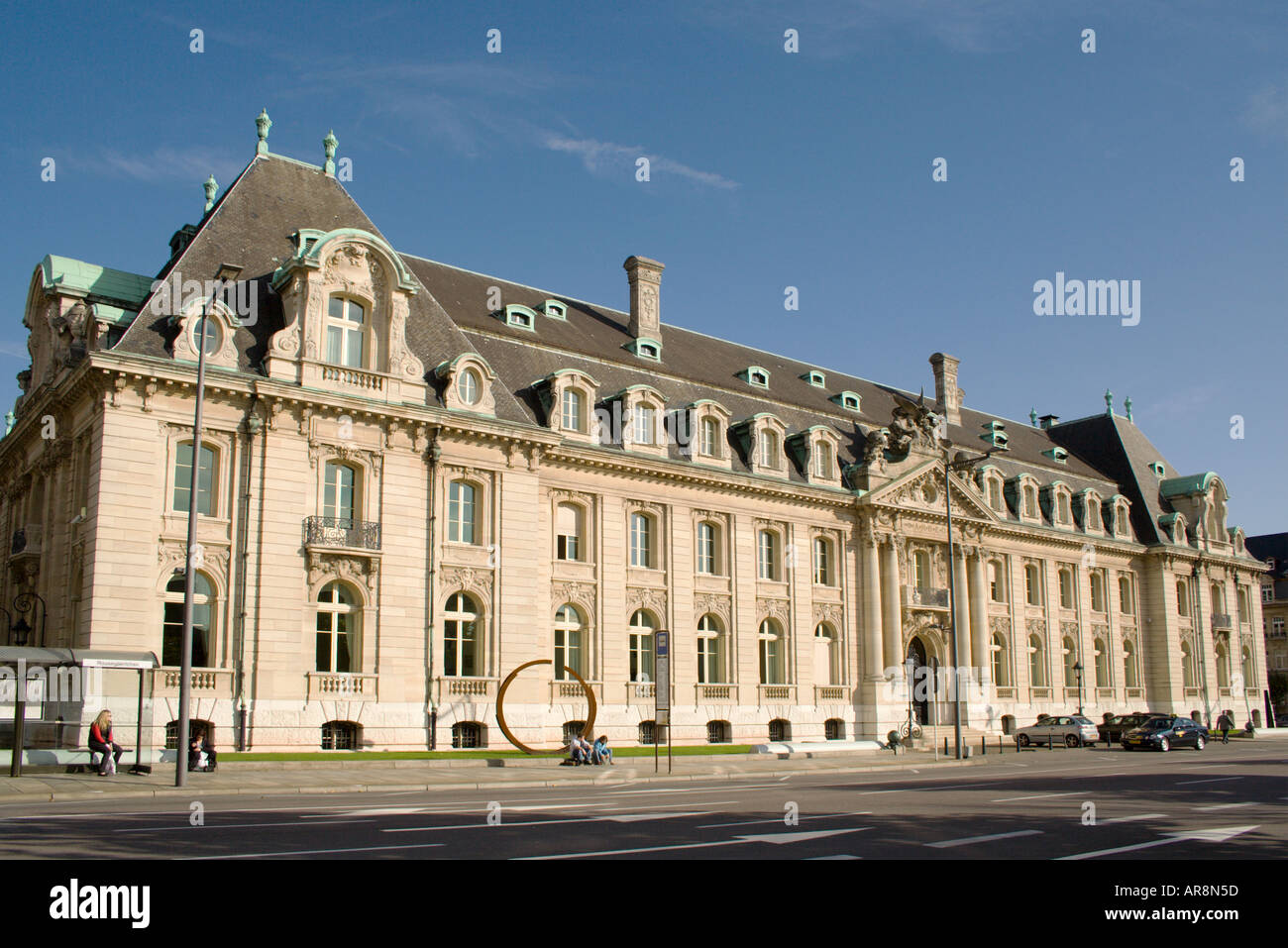 Luxembourg to buy half of ArcelorMittal headquarters