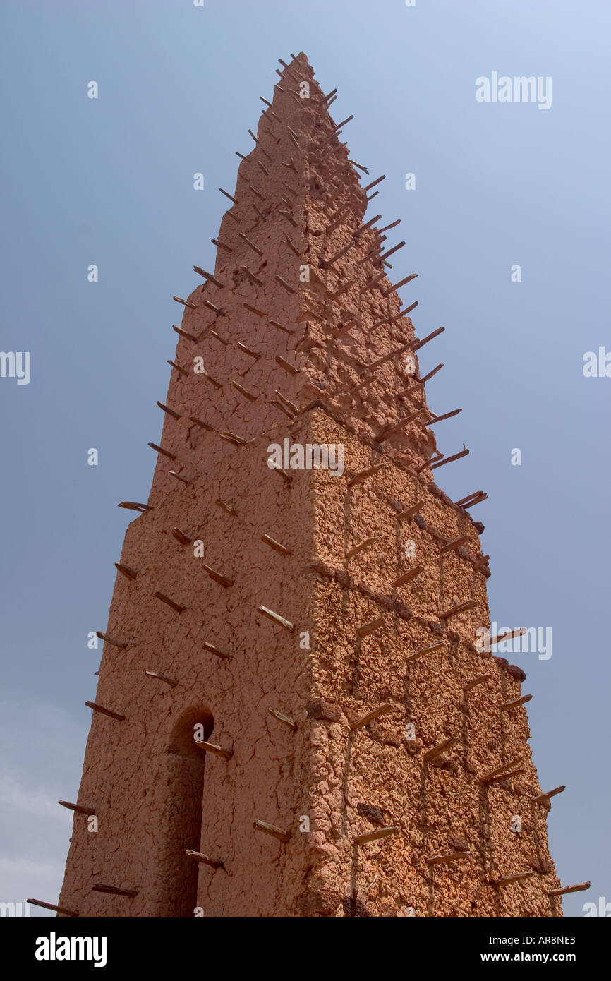 Minaret of mud-brick mosque at Bani, Burkina Faso Stock Photo