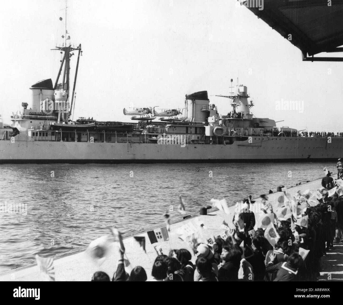 geography / travel, Japan, cities, Yokohama, Italian cruiser Monte Cuccholi arrives in harbour of Yokohama, 1938, Stock Photo